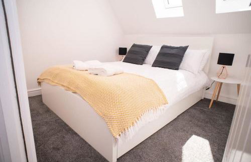 Orchid Lodge - Two Bed Generous Flat - Parking, Netflix, WIFI - Close to Blenheim Palace & Oxford - F4 - Photo 27