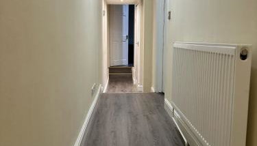 Newly Refurbished 2 Bedroom Flat New Southgate London N11 - Foto 2