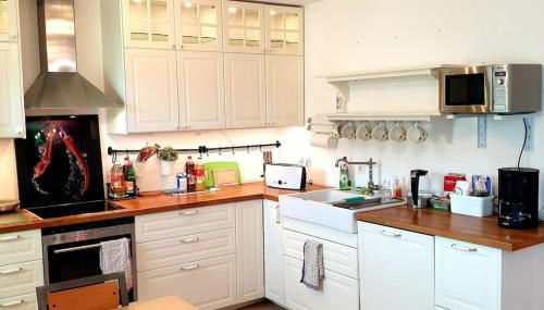 Bright by Trade Fair ICM 15 min direct to City Center 2-BedRoom full 2-BathRoom, free Parking, Balcony, Family and Business friendly - Foto 2, stove, dishwasher, pet friendly, toaster, minibar