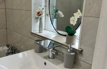 Alexandra Apartment -Secured Parking -2 Bedrooms - Photo 17