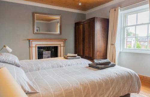 Beautiful Grade II listed apartment. - Photo 17