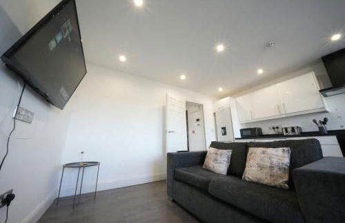 HEATHROW AIRPORT apartments-FREE parking-Free underground to and from Heathrow-30 min central London - Foto 38