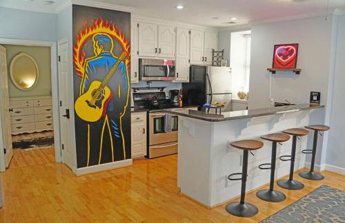 Historic Honky Tonk Hideaway - Foto 1