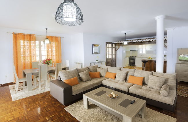 Top Floor With three Balconies - Foto 8