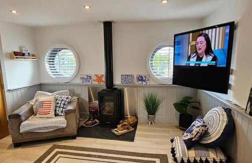 Humberston Boathouse Lodge & Hot Tub - Cleethorpes Beach Cabin Chalet - Foto 13