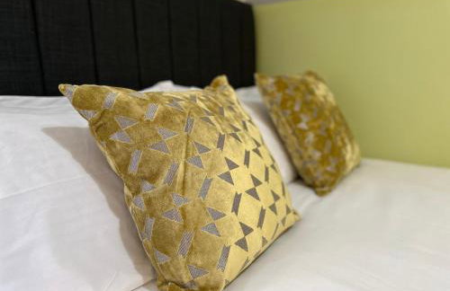 Great offers on Long Stays!! LaLuNa Apartments - Foto 27