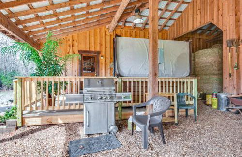 Clarkesville Rustic Hideaway on 38-Acre Farm! - Foto 17