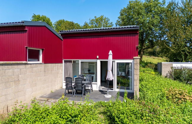 Well-kept Bungalow With Microwave Near Valkenburg - Photo 1