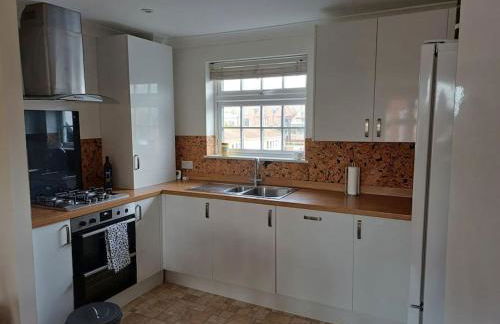 Arundel Central Apartment with parking - Foto 8