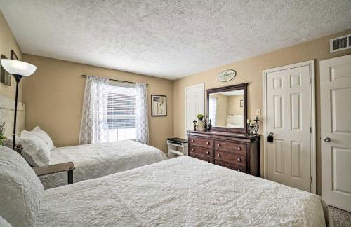 Game Day Retreat Pool Access, 2 Mi to Texas A and M - Foto 12