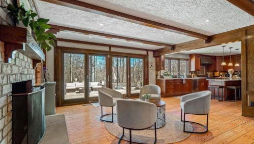 Unique Estate 5 Bedrooms Fire Pit Sleeps 10 - Foto 2