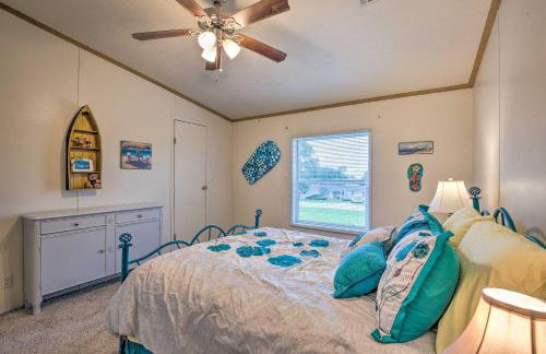 Cedar Creek Lake Access Retreat with Deck - Foto 16