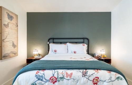 Bus Stop Saloon - Cave Creek with Spa - Photo 46