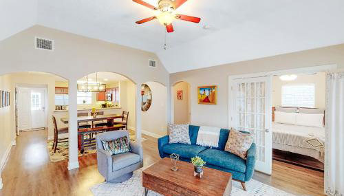 Welcoming home walkable to Steps of Alamodome & riverfront & near River Walk - Foto 5