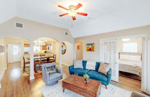 Welcoming home walkable to Steps of Alamodome & riverfront & near River Walk - Foto 5