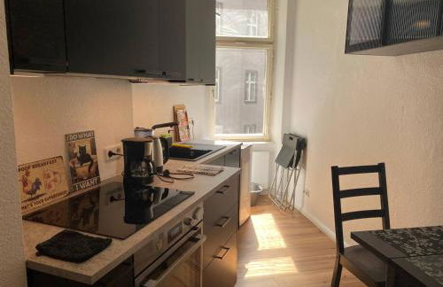 Stylish 2-room Apartment with Balcony Next to East Side Gallery - Foto 27