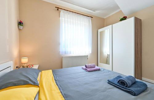 CVETKOVA HIŽA sa JACUZZIJEM - Foto 26