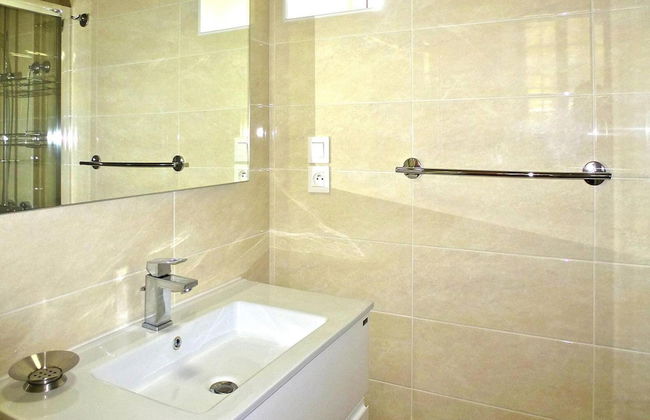 Stone House Near Pink Granite Coast Beaches - Photo 6