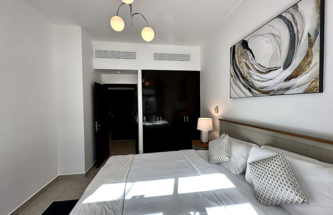 Lux BnB Travo Tower I Private Garden I Lake View - Photo 8