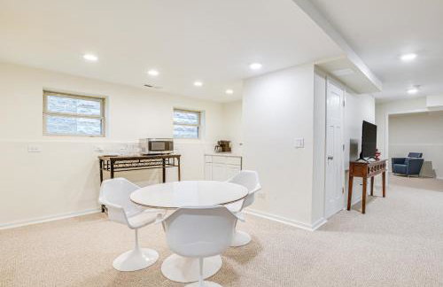 Walk to Lake Michigan Chicago Apt with Yard - Photo 2