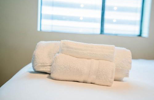 Relaxing 2BD - Central Downtown - Gym, Pool, Parking - Foto 49