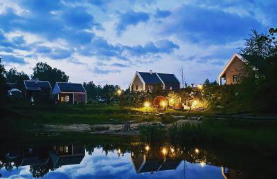 Osada Skoczkowo komfortowe domki z prywatnymi wannami hot-tub nad jeziorem- sauna- balia- prywatny staw wędkarski - Foto 3