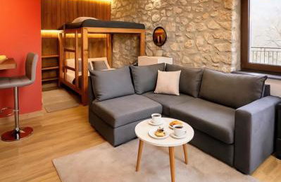 ΧΑΡΟΥΛΑ ΣΤΟΥΝΤΙΟ 2 - Foto 1