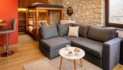 ΧΑΡΟΥΛΑ ΣΤΟΥΝΤΙΟ 2 - Foto 1