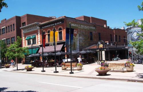 Italian Style in Old Town with Private Hot Tub - Photo 31
