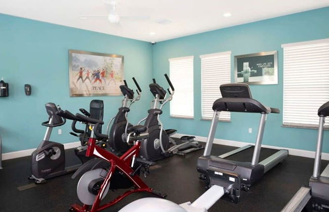 Spacious New Modern Retreat - Foto 45