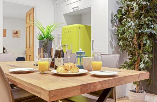 Luxurious 3 Bedroom Apartment in Park Estate - Photo 27