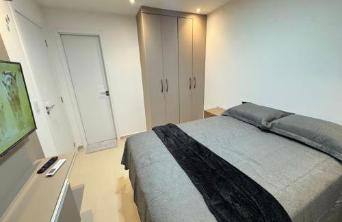 Ap próx ao Shopping com garagem, piscina e ar - Foto 9