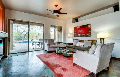 Luxe Couples Retreat with Pool and Outdoor Kitchen! - Foto 38