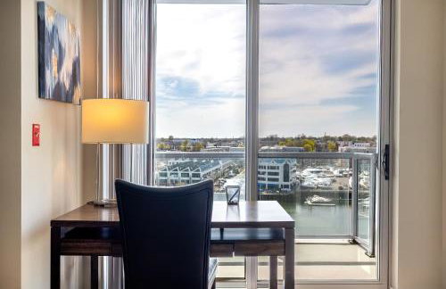 Gorgeous Apt w Harbor Views & Gym - Foto 7