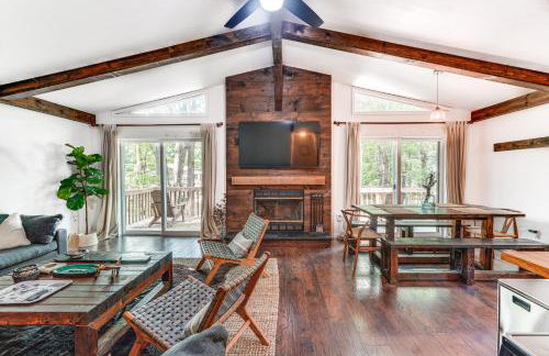 Private Hot Tub Tree-Lined Poconos Home! - Foto 4