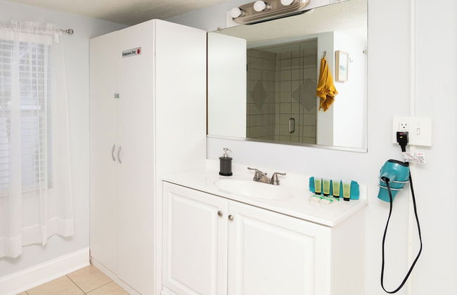 Seminole Heights Retreat - Photo 18