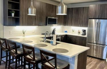 Modern Luxury in the Heart of Downtown Castle Rock - Foto 13