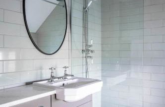 Wisteria View with hottub & cabin sleeps 20 - Foto 29