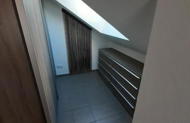 Fewo Steinhohle, DG 45qm, 1 Schlafzimmer & 1 Wohn-Esszimmer mit Bett - Foto 11