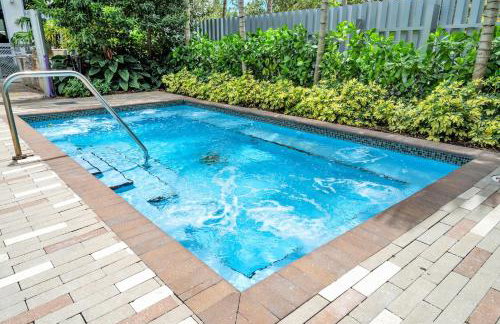 Bright and Airy 2 Bed on Biscayne Blvd with Free Park - Foto 40