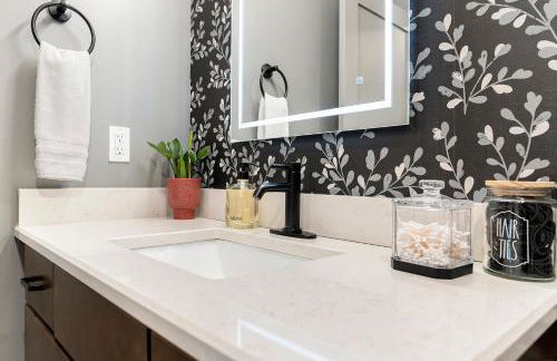 Brand New Condo in the Heart of Traverse City! - Foto 13