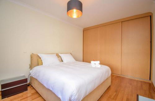 Spacious 4-Bedroom Villa with Private Heated Pool in Quinta da Beloura Sintra Ideal for Families & Long Stays - Foto 30