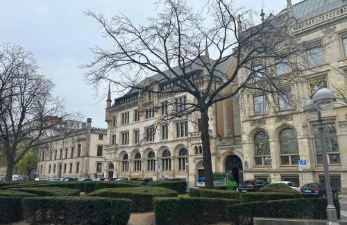 EICH-Penthouse, zentral am Stadtwald mit Ausblick über die Stadt, 24h self check-in, Netflix, DisneyPlus - Foto 49