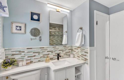 Cirlene's Beach Retreat - Photo 15