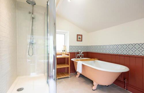 Beautiful 2 Bedroom Cottage in the Cotswolds - Photo 35