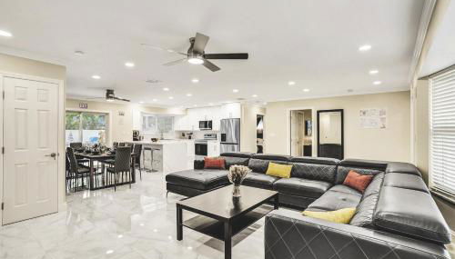 Sensational 5BR Villa Heated Pool near Hard Rock - Foto 5