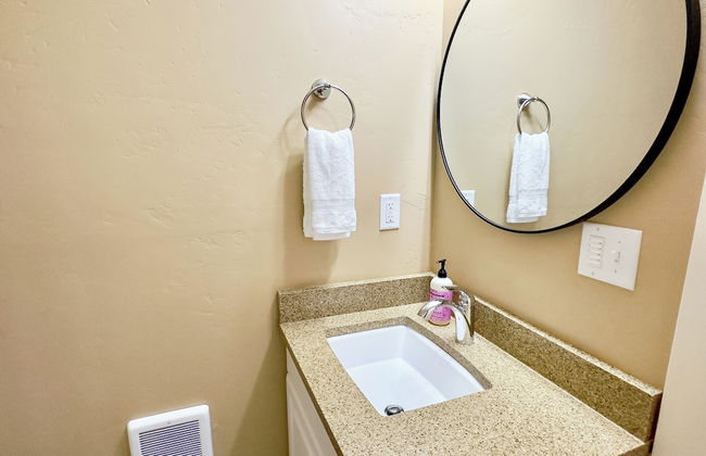 Peach Street Inn by WanderLodges - Photo 47