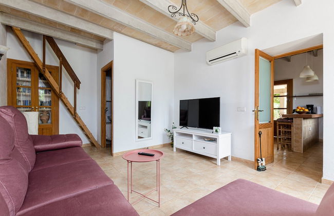 Peaceful Villa in Serene Retreat - Photo 15