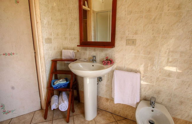 _x000d_ boutique Villa With Pool - Photo 16