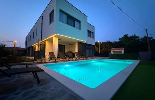 Villa ARIA - Istria - Private Heated Pool, Sauna & Jacuzzi - Foto 1
